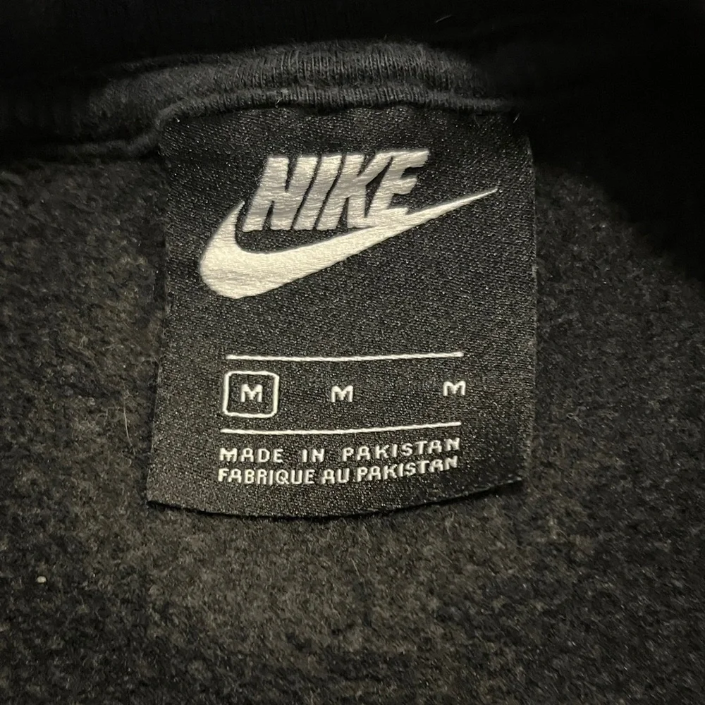 Nike Black Pullover Cropped Oversized with White Logo - Picture 2 of 9